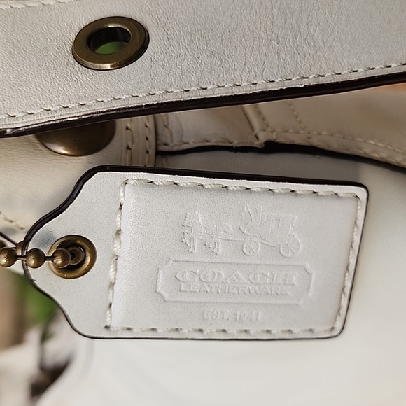 COACH VINTAGE Bleecker Tattersall Shoulder All Leather Cream with Bag Charm - Picture 3 of 13